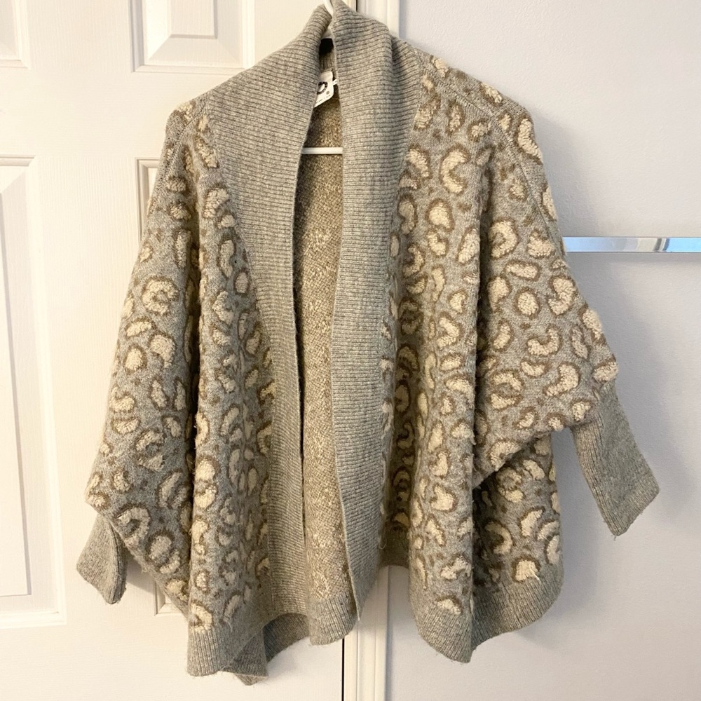 Anthropologie Akemi + Kin Gray Leopard Print Cardigan